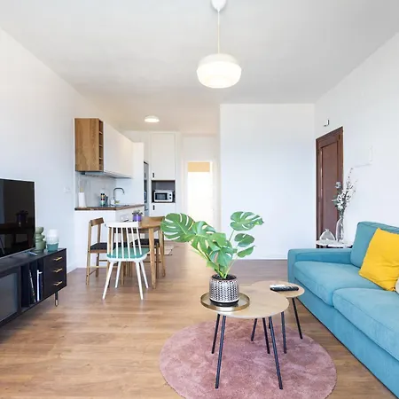 Home2book Bright Sea Views & Pool דירה באיאמר