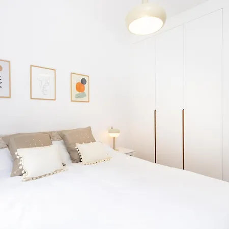 Home2book Bright Sea Views & Pool דירה *