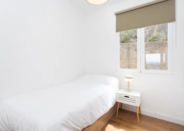 公寓 Home2book Bright Sea Views & Pool