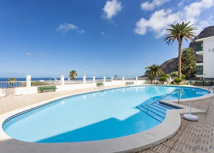 Home2book Bright Sea Views & Pool Bajamar (La Laguna)